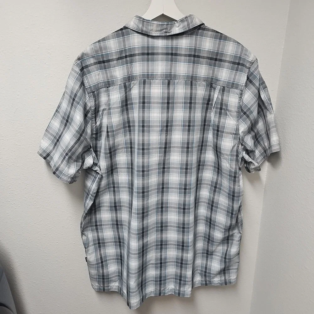The North Face Shirt Mens‎ XXL Pine Knot Grey Woven Plaid Button Up Short Sleeve